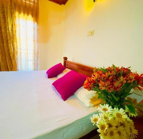 Номер Deluxe, Golden Town