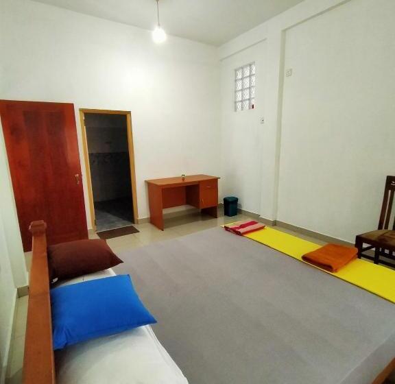 Номер Стандарт, Golden Town