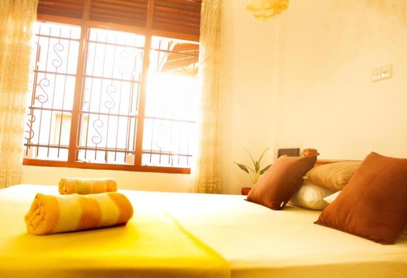 Номер Стандарт, Golden Town