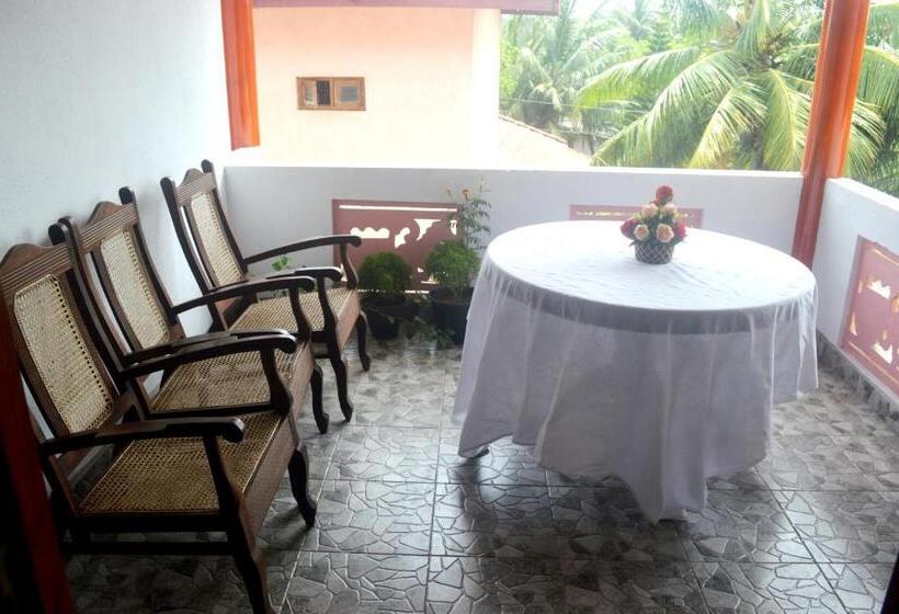 Номер Стандарт Совместная Ванная, Golden Town