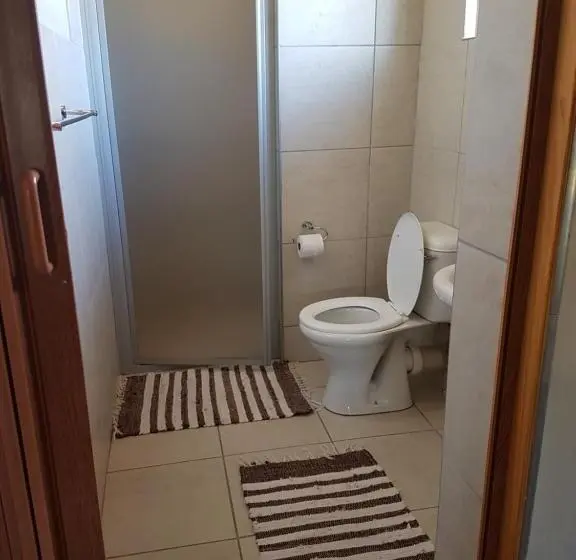 スタンダードトリプルルーム, Bergbau Haus Guest House