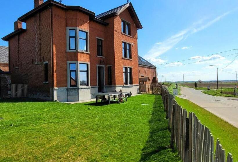 חדר משפחתי, La Cense Du Noir Jambon