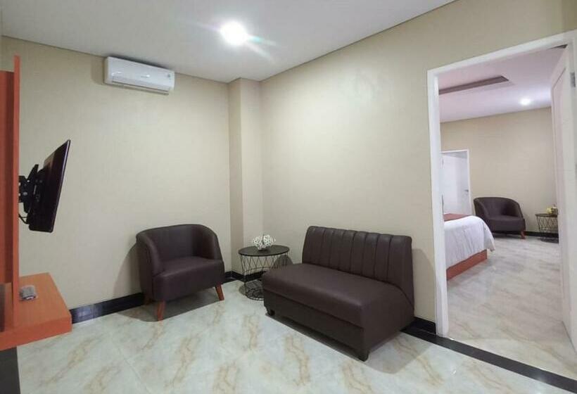 キングサイズベッドのスイートルーム, Grand Avira