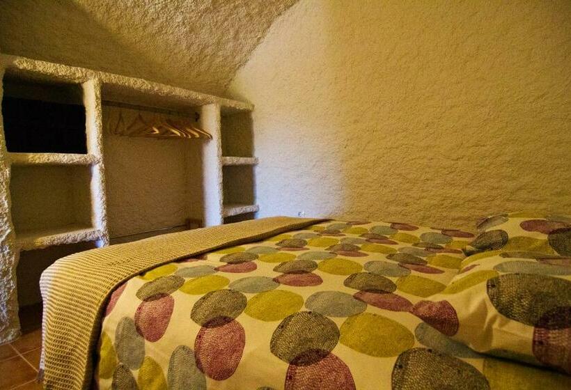 غرفة قياسية, Cueva Pura Vida