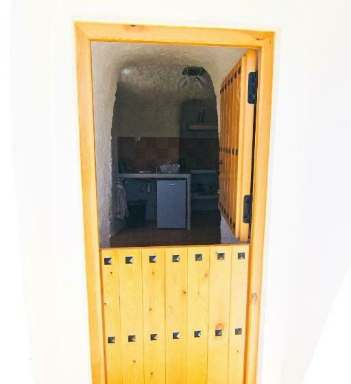 غرفة قياسية, Cueva Pura Vida