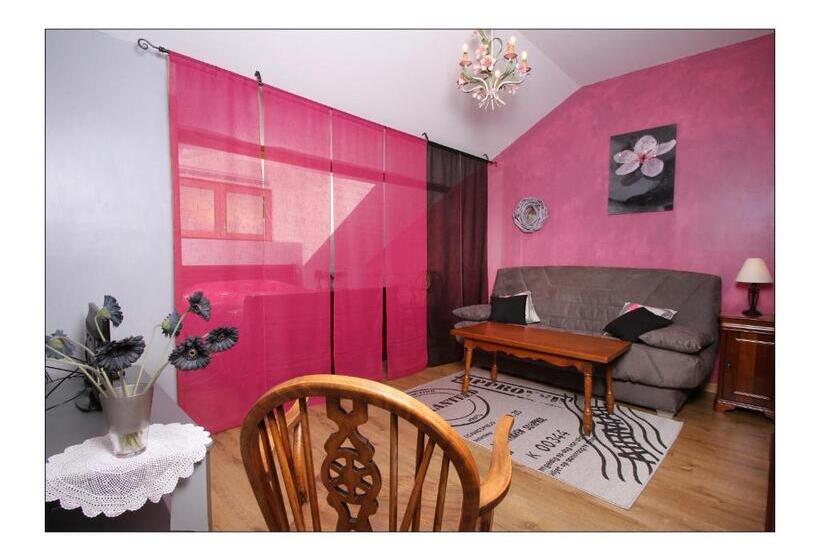 Номер Стандарт, La Renardière