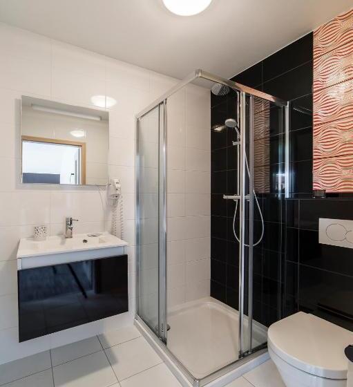 חדר קלאסי לשלושה, Le Boca