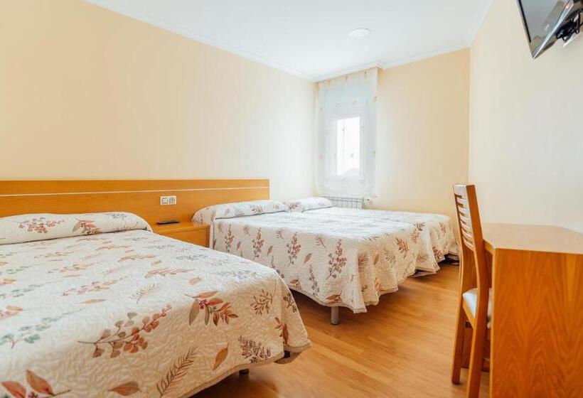 غرفة قياسية رباعية, Restaurante Cazador