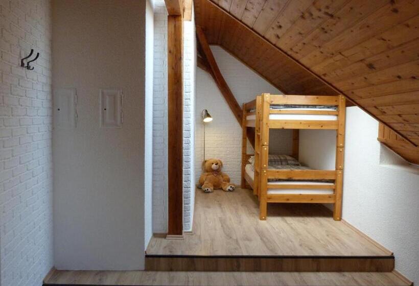 Апартаменты 2 Спальни, Penzion Stranny