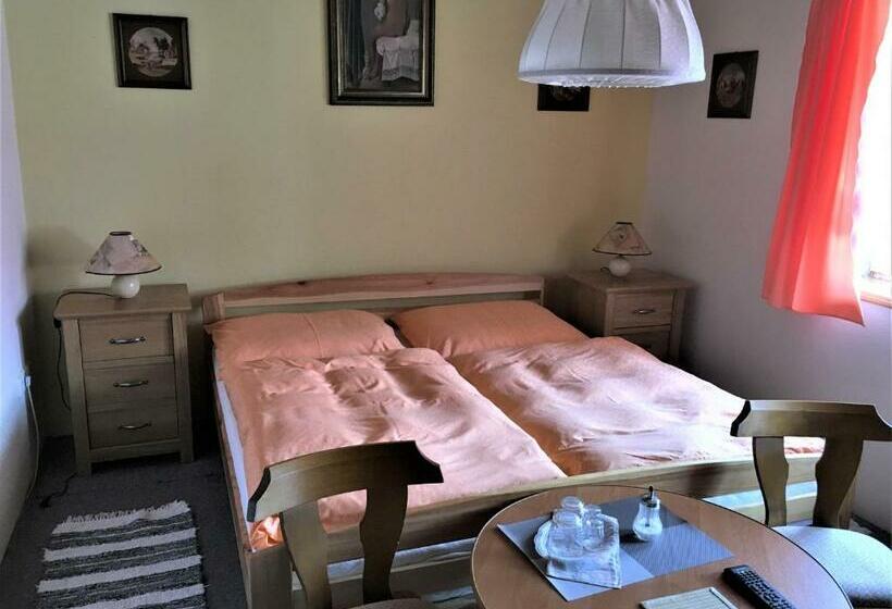 סוויטה, Penzion Trattoria