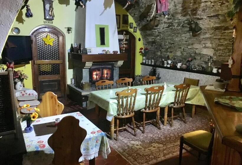 1间卧室的房子, Penzion Trattoria