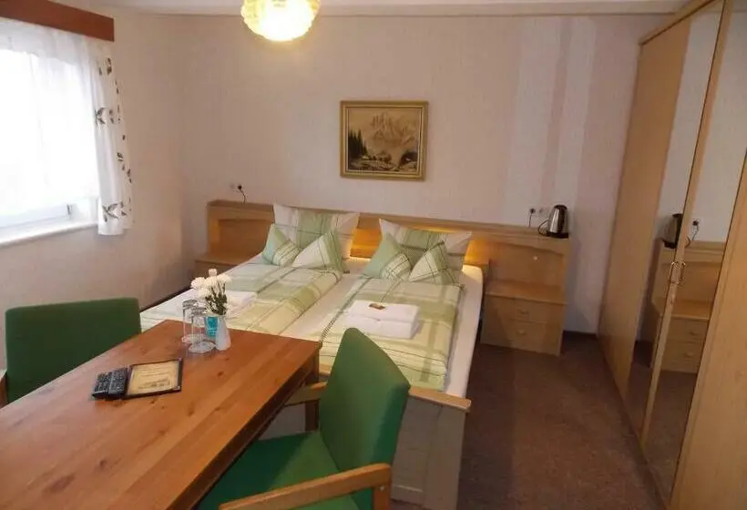 Standardzimmer Geteiltes Bad, Pension Hoffmann
