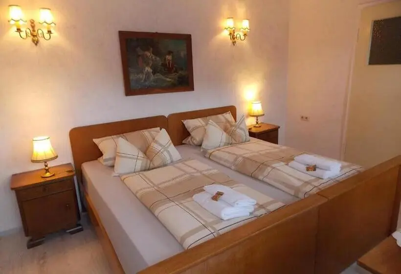 Standardzimmer Geteiltes Bad, Pension Hoffmann