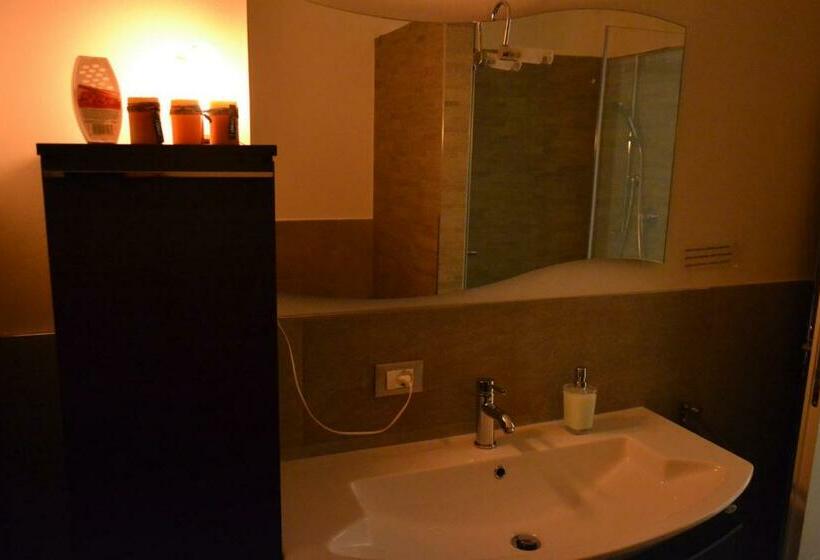اتاق استاندارد با وان آب گرم, B&b Ravenna In Love Relax