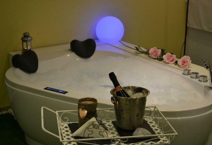 اتاق استاندارد با وان آب گرم, B&b Ravenna In Love Relax