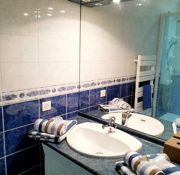 디럭스 룸 킹사이즈 침대, Au Clos Des Templiers