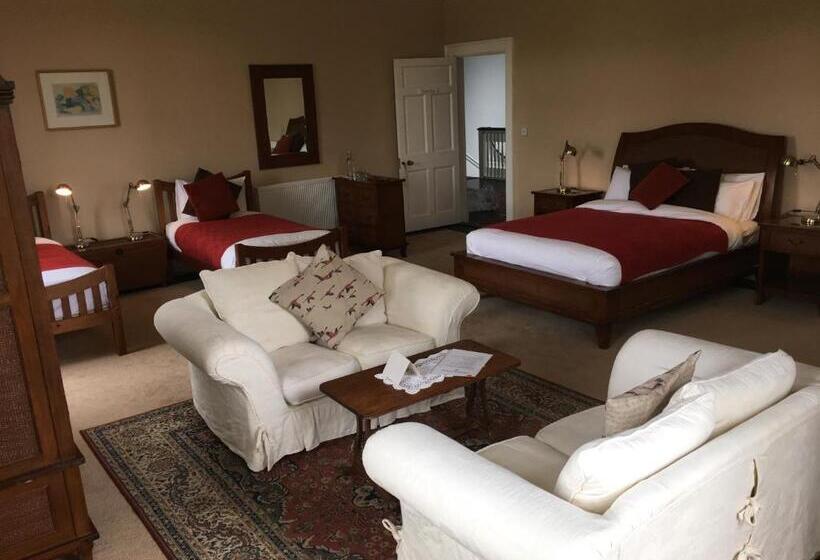 Четырехместный Номер Deluxe, Castlehacket House