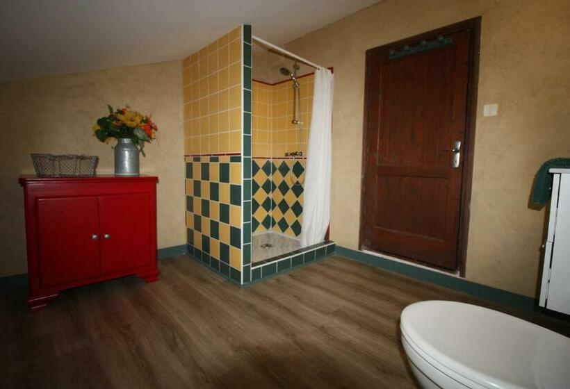 标准三人间, Chambre D Hotes De Jacobiel