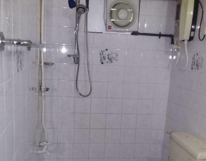 패밀리 스튜디오, Midland Hotel Rooms Kanampella