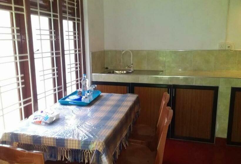 패밀리 스튜디오, Midland Hotel Rooms Kanampella