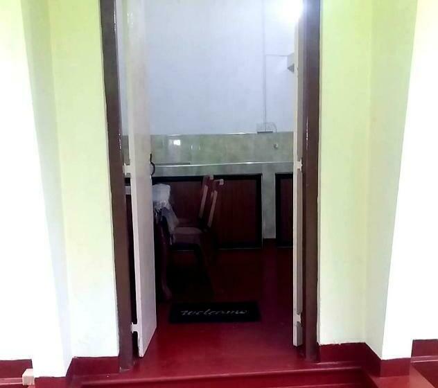 패밀리 스튜디오, Midland Hotel Rooms Kanampella