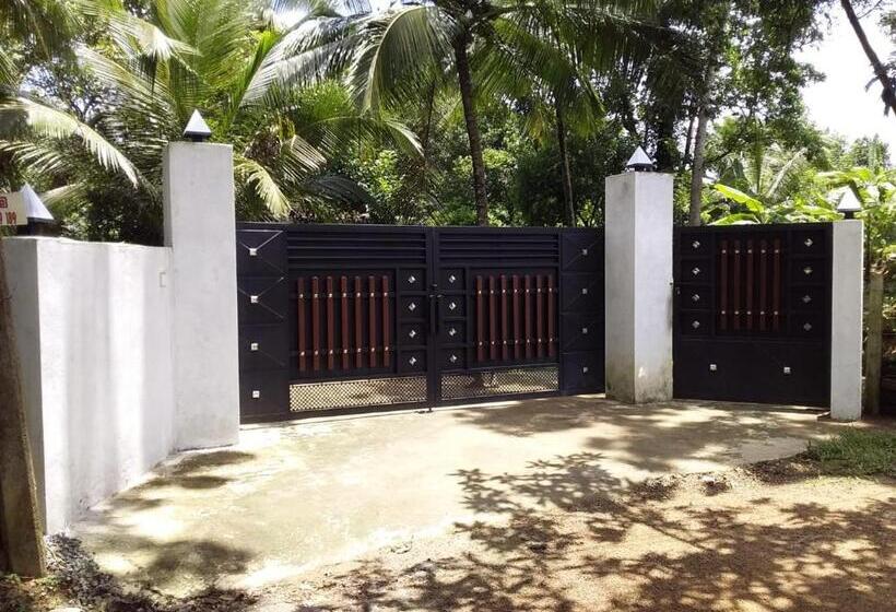 패밀리 방갈로, Midland Hotel Rooms Kanampella