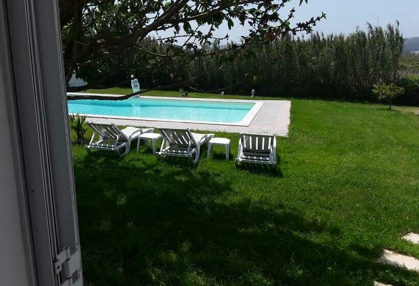 Номер Стандарт Вид на Бассейн, Quinta Camargue