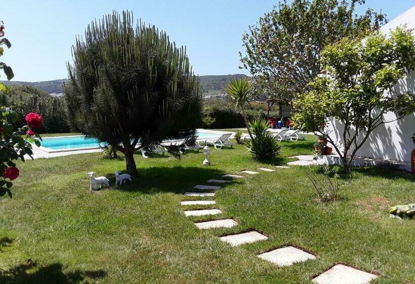 غرفة قياسية مطلّة علي حمام السباحة, Quinta Camargue