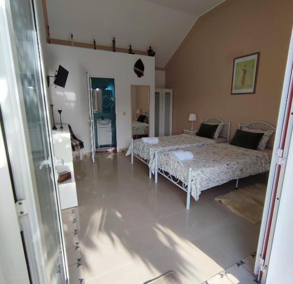 غرفة سوبيريور مطلة على حمام السباحة, Quinta Camargue