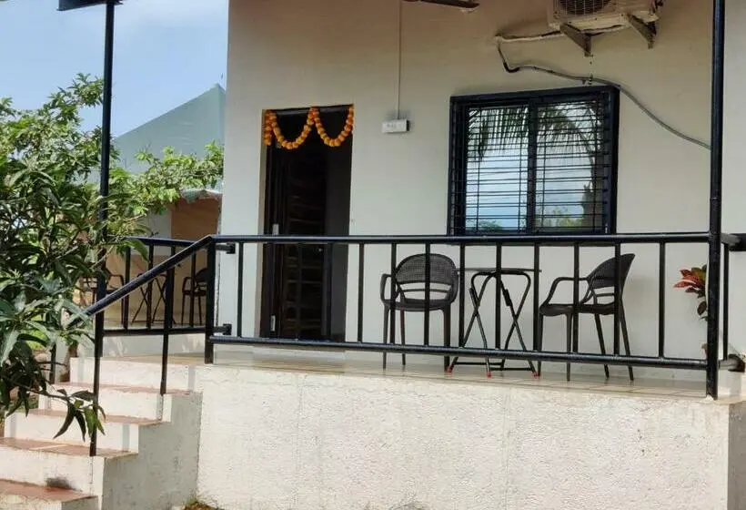 バルコニー付きスタンダードルーム, Roy S Nature Nest Farm Stay Near Malshej Ghats