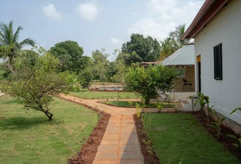 バルコニー付きスタンダードルーム, Roy S Nature Nest Farm Stay Near Malshej Ghats