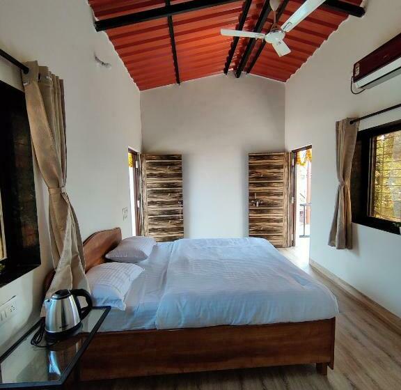 Номер Стандарт с Балконом, Roy S Nature Nest   Farm Stay Near Malshej Ghats