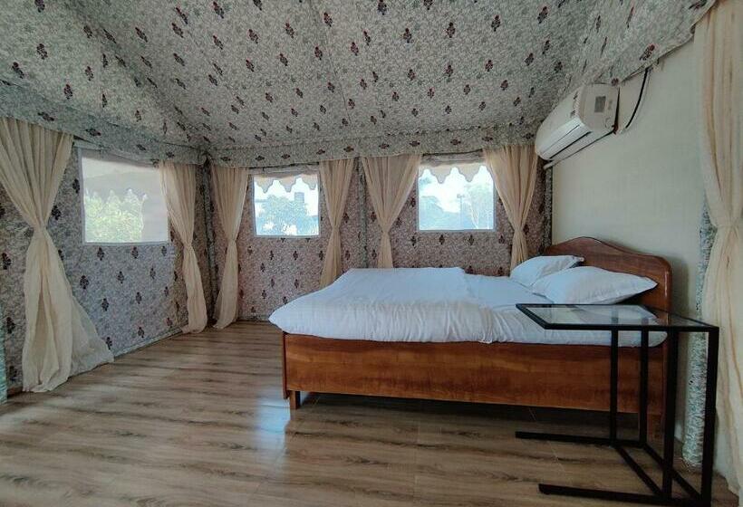 חדר סטנדרט עם מיטת קינג, Roy S Nature Nest   Farm Stay Near Malshej Ghats