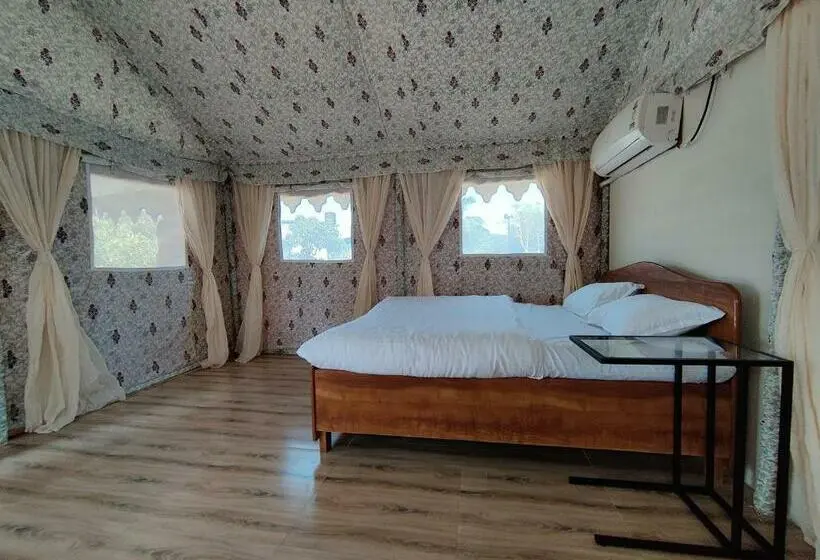 キングサイズベッドのスタンダードルーム, Roy S Nature Nest Farm Stay Near Malshej Ghats
