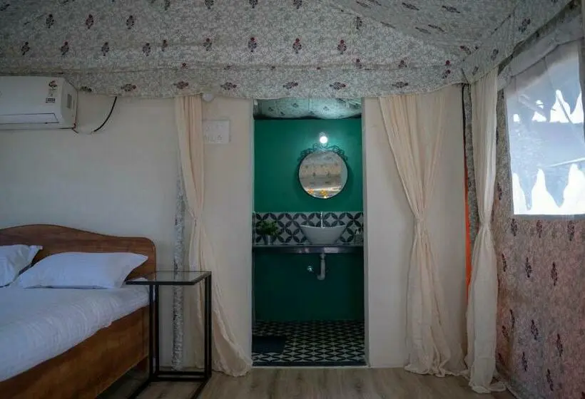 キングサイズベッドのスタンダードルーム, Roy S Nature Nest Farm Stay Near Malshej Ghats