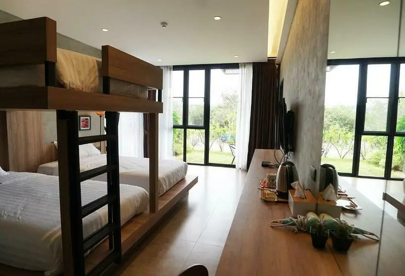 庭の見えるスタンダードトリプルルーム, Hug Jang Loei Garden & Resort