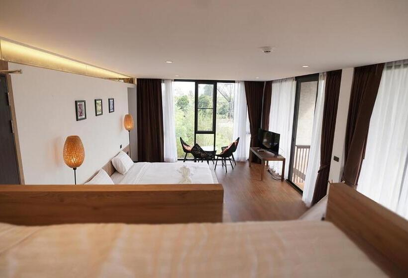 Полулюкс с Балконом, Hug Jang Loei Garden & Resort