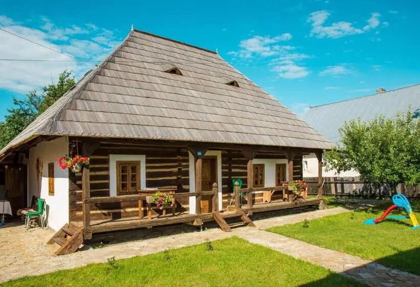 ３ベッドルームハウス, Casa Strabunicului