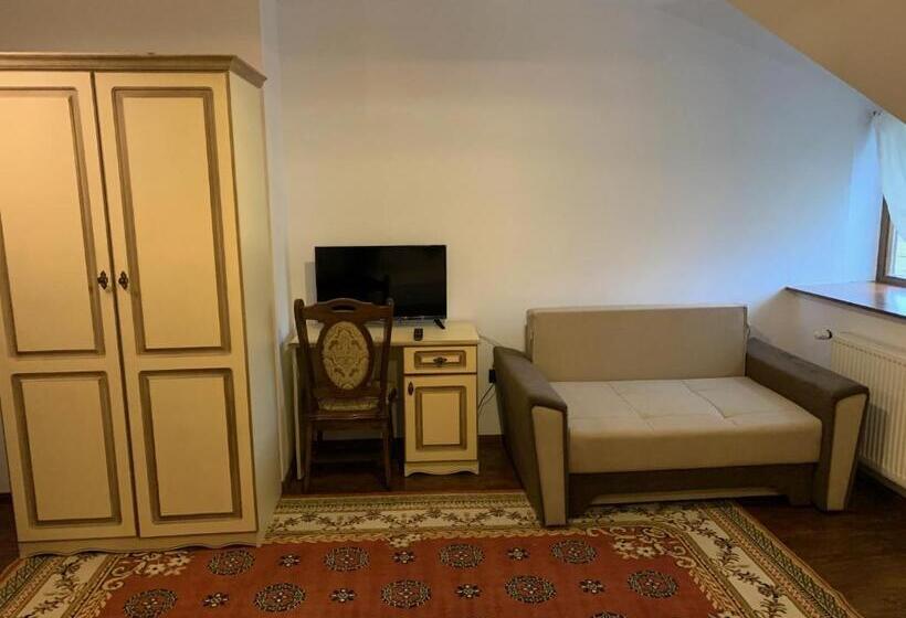 Номер Superior, Casa Strabunicului