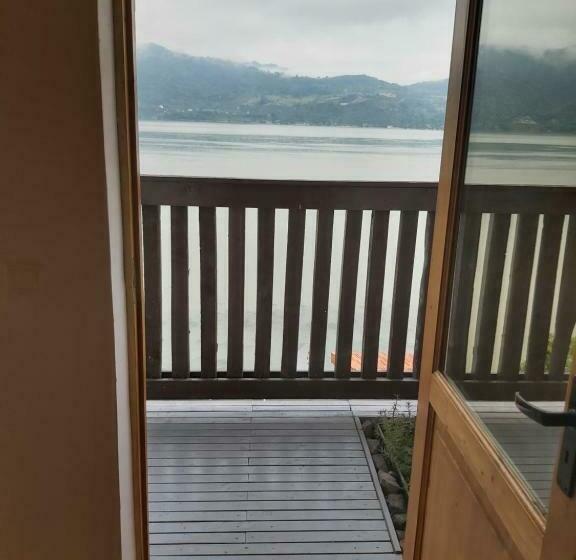 غرفة قياسية سرير كينج, Conacul Sarbesc