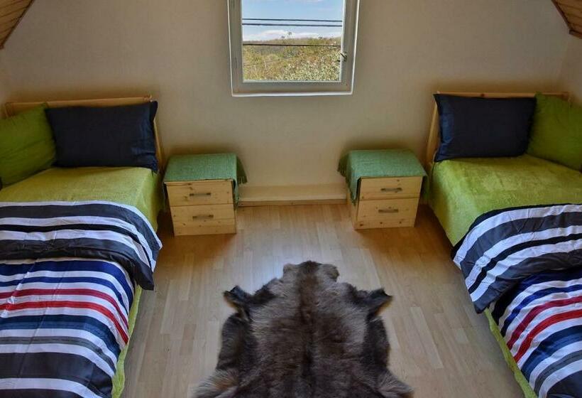 2间卧室的房子, Natur Kán