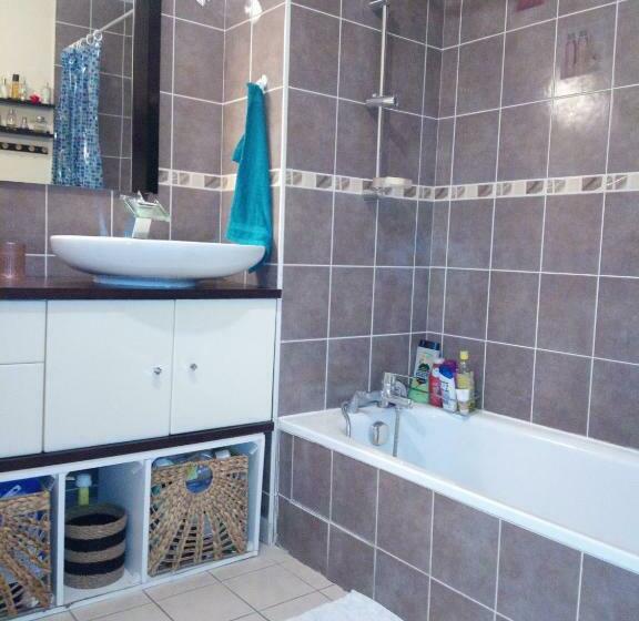 חדר סטנדרט לשלושה, # Prix Travellers Awards 2023 Et 2024 Lac Leman Velos Viarhôna Geneve Annecy