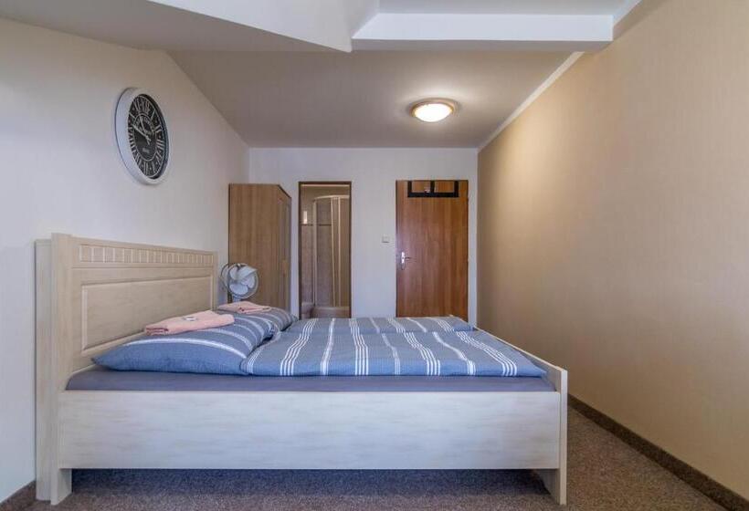 Номер Стандарт, Penzion A Restaurace U Vladaře