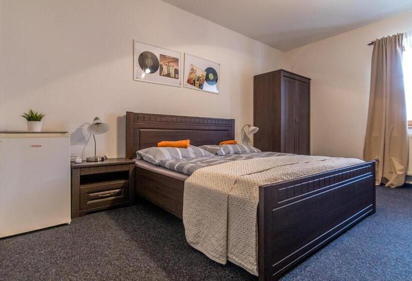 Номер Стандарт Трехместный, Penzion A Restaurace U Vladaře