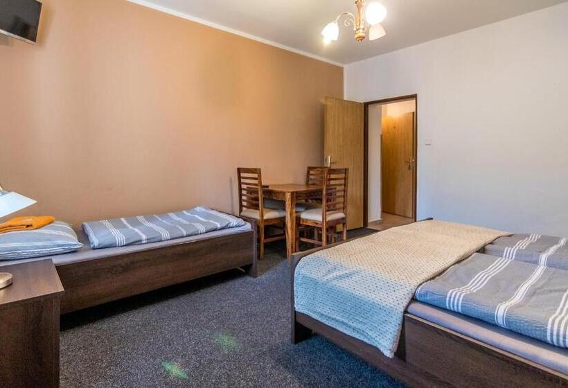 Номер Стандарт Трехместный, Penzion A Restaurace U Vladaře