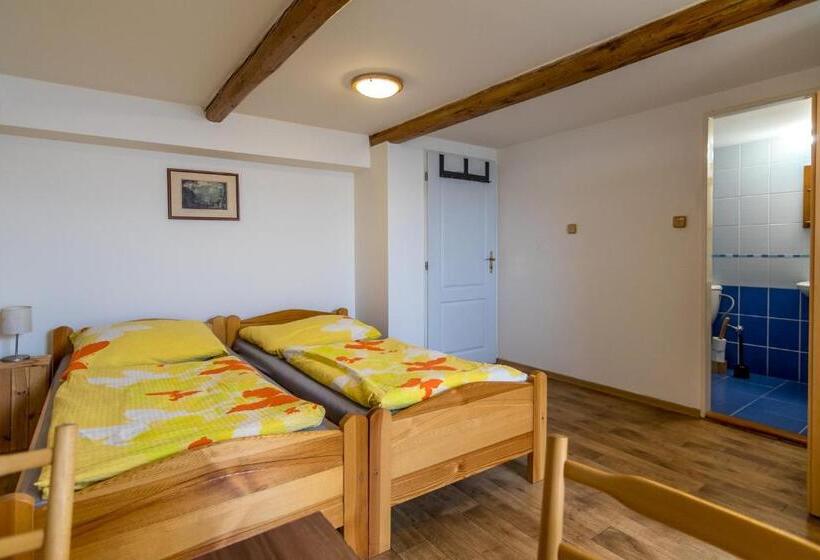 Номер Стандарт Трехместный, Penzion A Restaurace U Vladaře