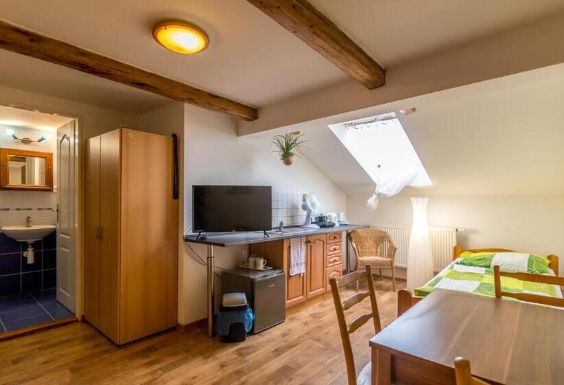 Номер Стандарт Трехместный, Penzion A Restaurace U Vladaře