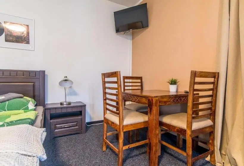 スタンダード４人部屋, Penzion A Restaurace U Vladaře