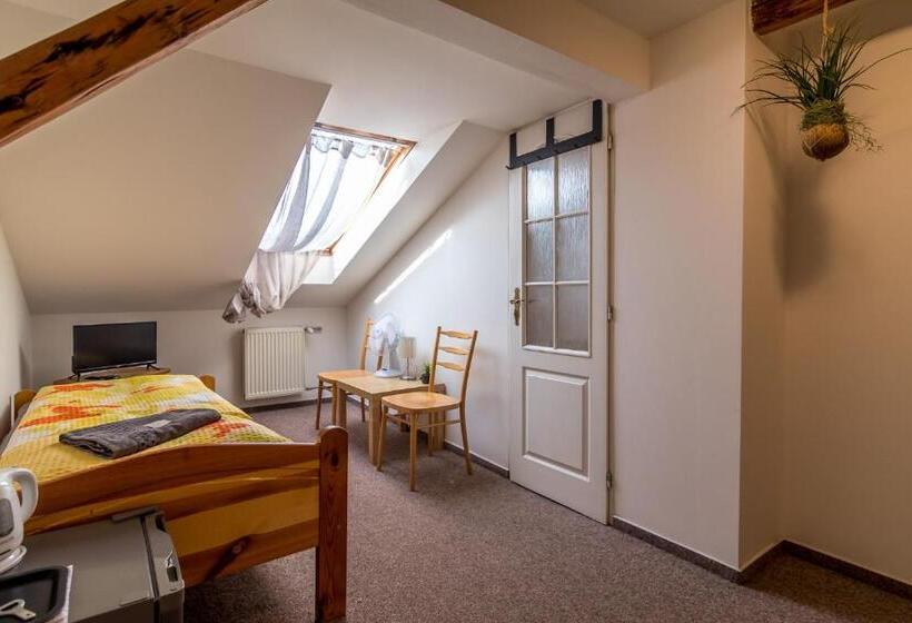 Номер Стандарт Индивидуальный, Penzion A Restaurace U Vladaře