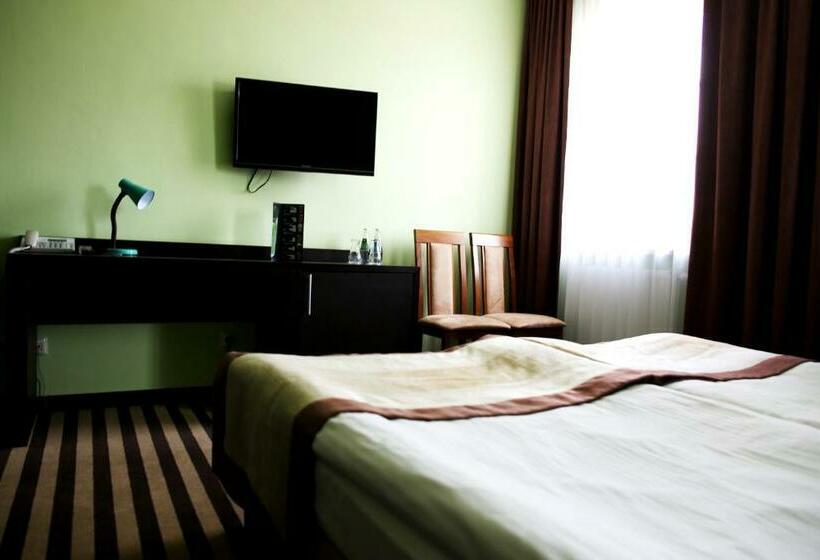 プレミアムルーム, Folklor